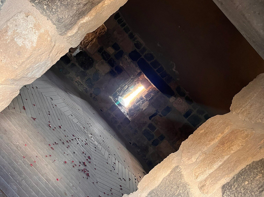 Süleyman Kulesi Ve Antik Mağaralar-Yumurtalik必去景点