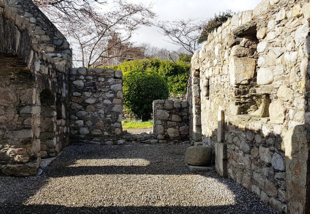 Monastic Site-Killiney必去景点
