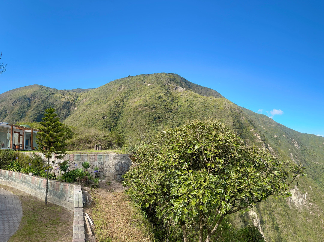 El Crater Hotel主图