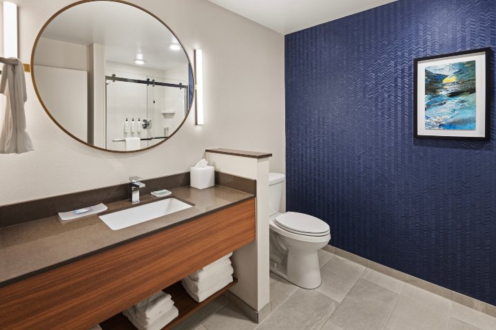 锡达拉皮兹万枫套房酒店-浴室