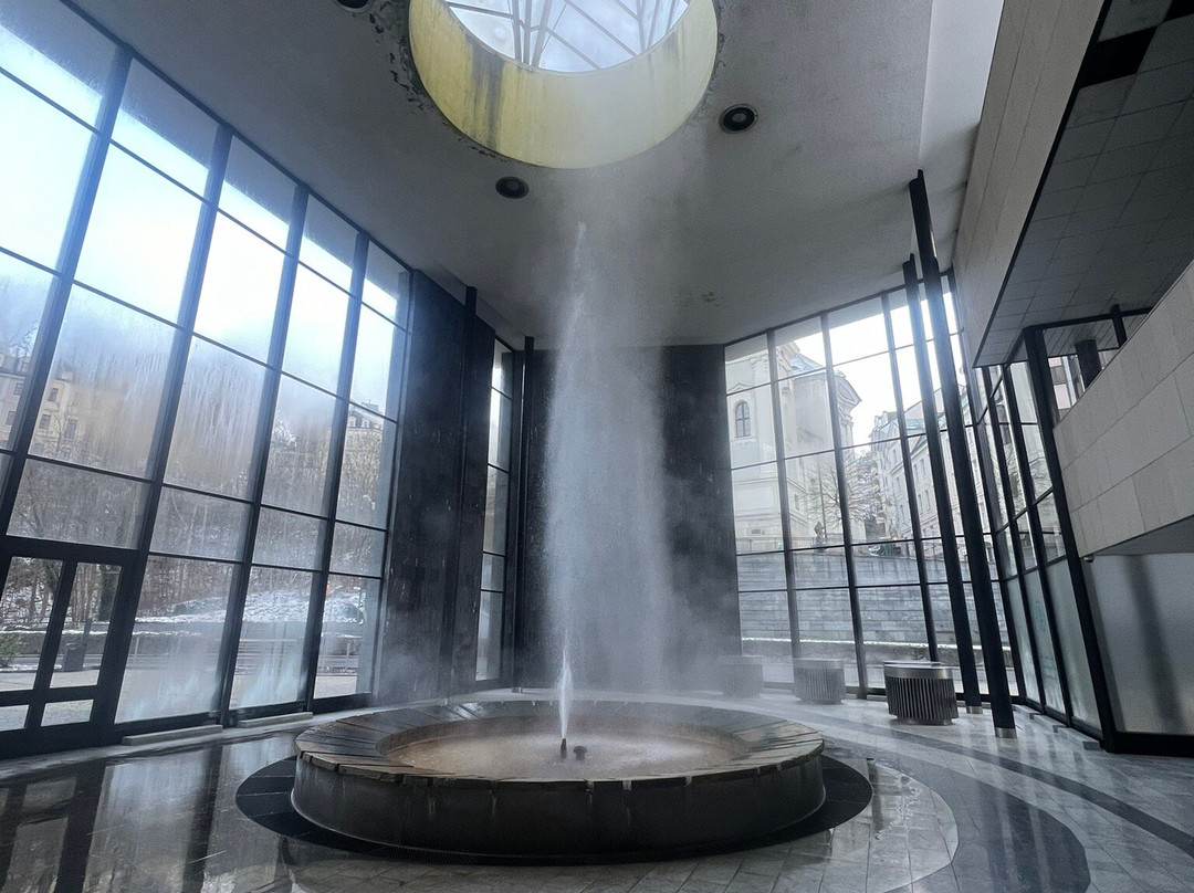 Hot Spring Colonnade-卡罗维发利必去景点