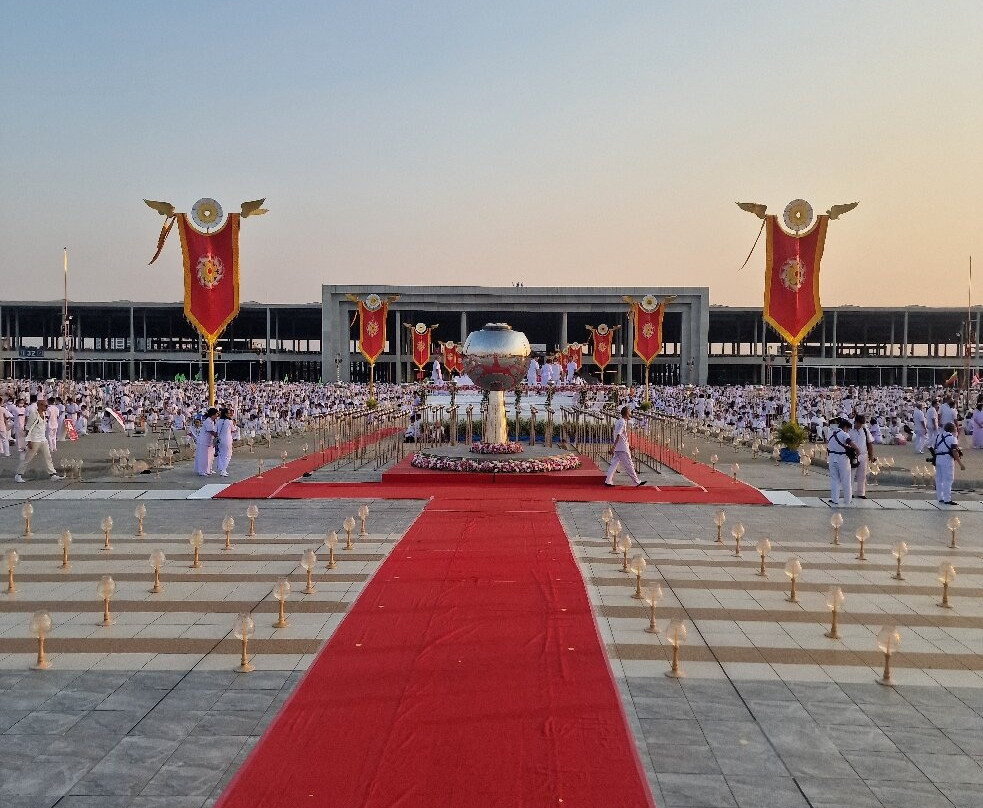 Wat Phra Dhammakaya-空銮必去景点