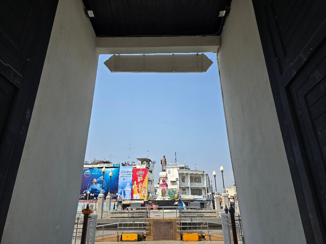 Thao Suranaree (Ya Mo) Monument景点图片