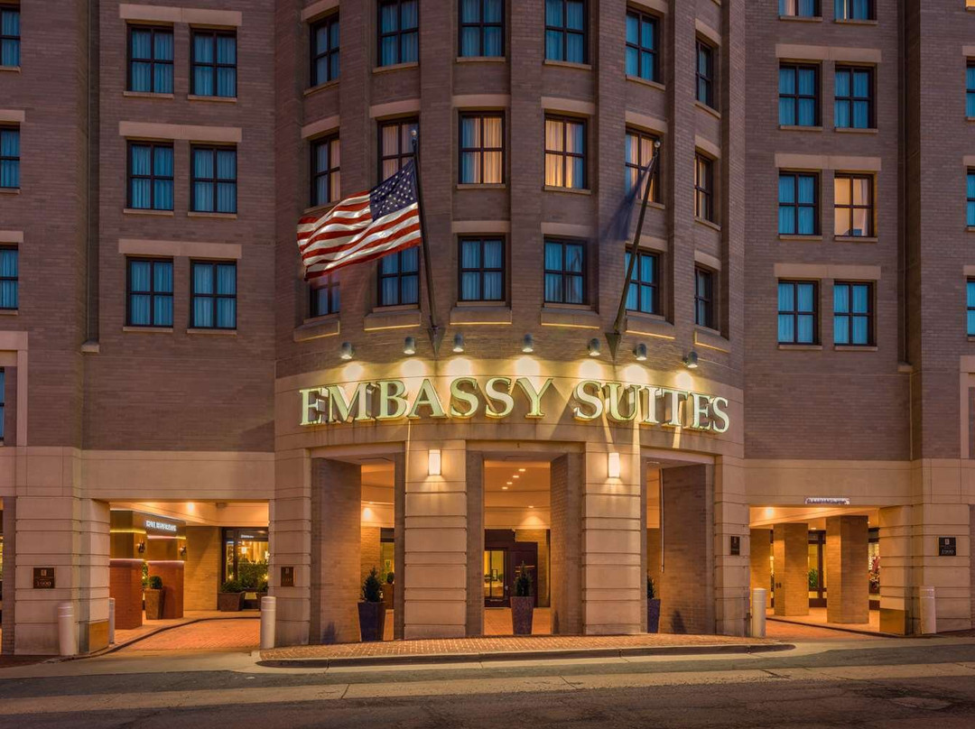 Embassy Suites by Hilton Alexandria Old Town