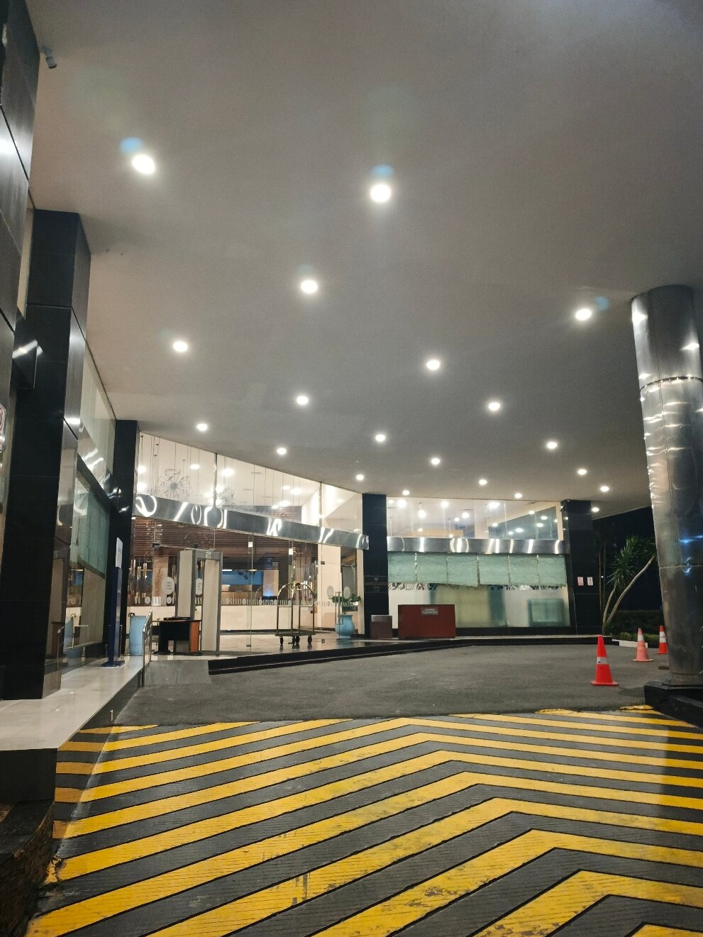 巴里巴板诺富特酒店-官方