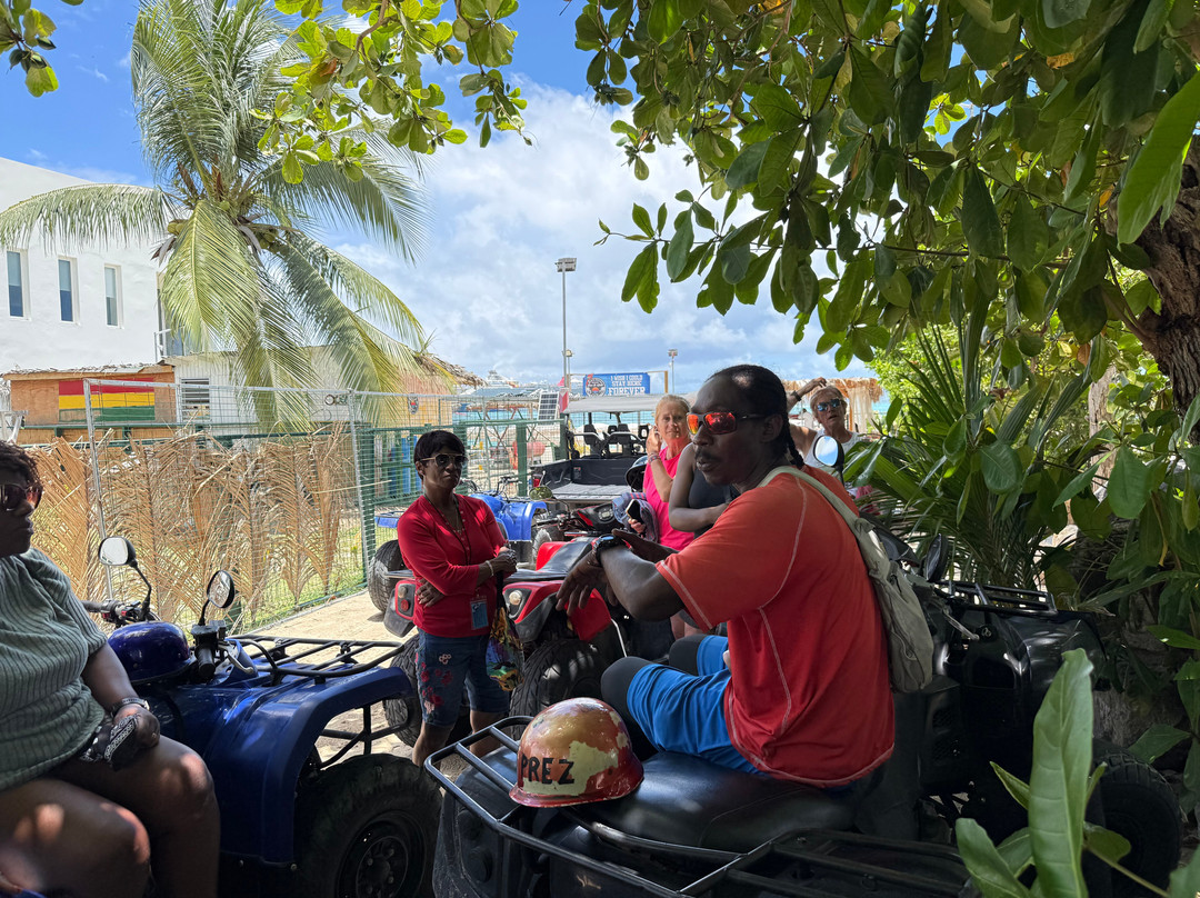 Blue Bubbles Sports & Tours-菲利普斯堡必去景点