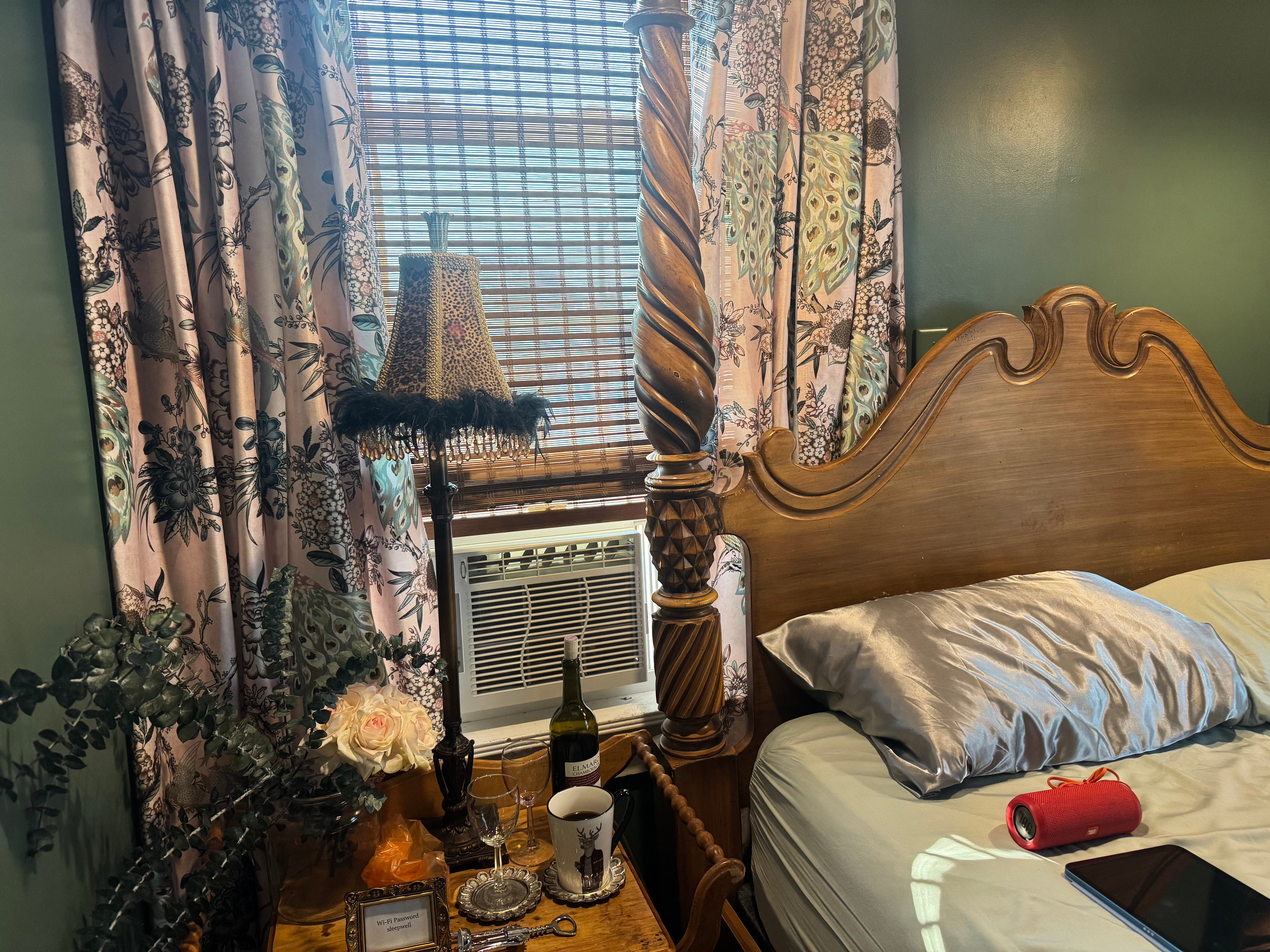 Carriage House Bed and Breakfast-官方