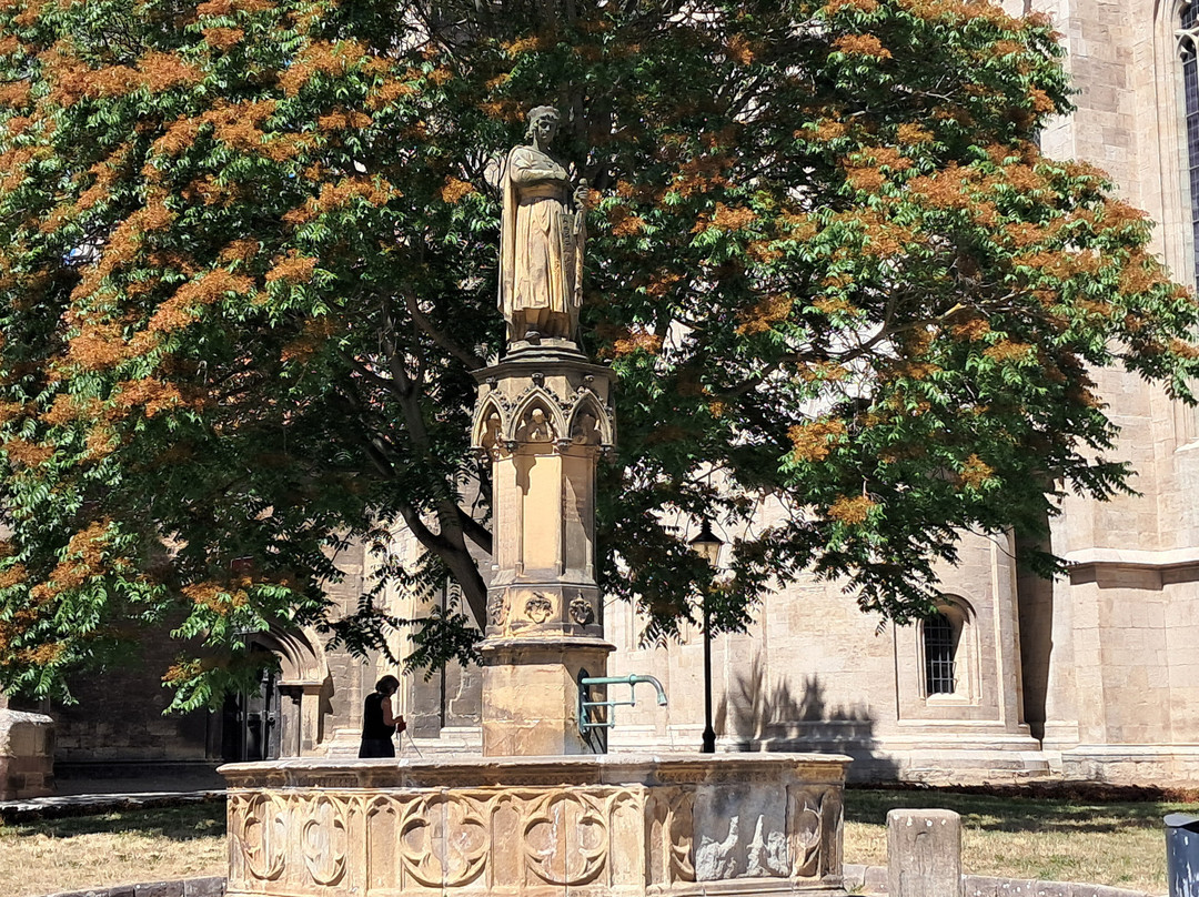 Der Ekkehardbrunnen am Naumburger Dom