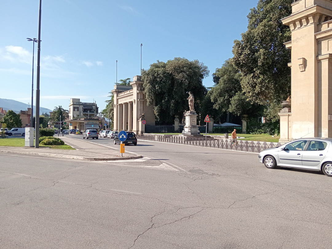 Porta Romana-福利尼奥必去景点