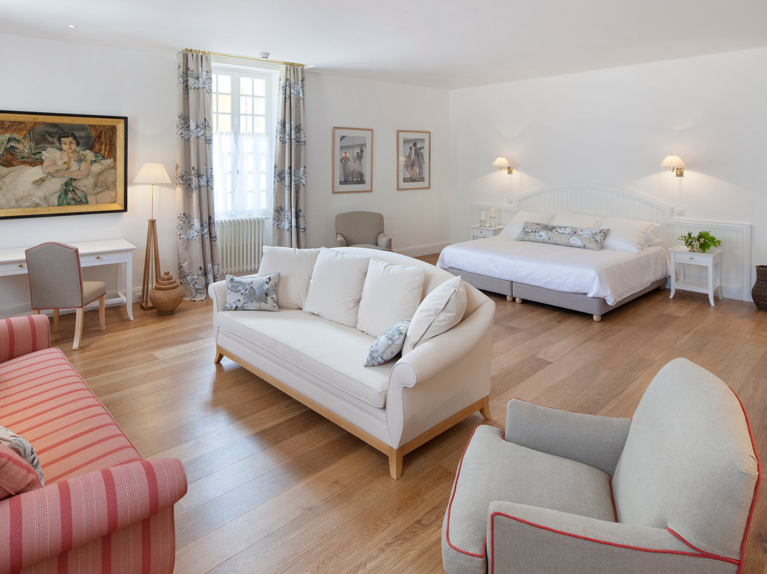 巴斯蒂德酒店主图