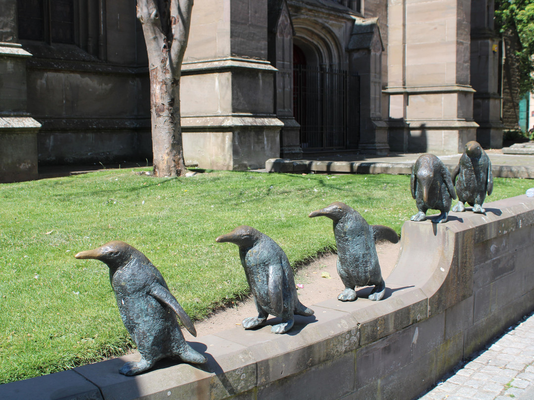 Penguin Statues-敦提必去景点