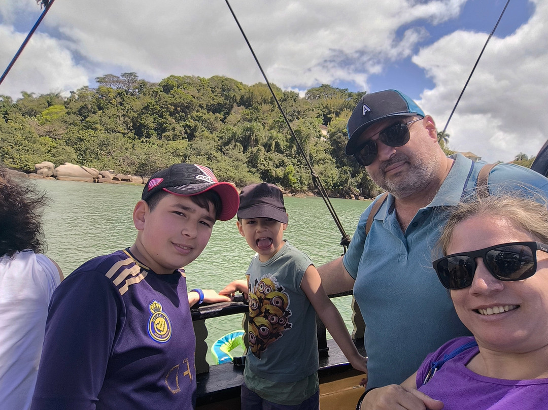 Passeio de Escuna Capitao Gancho Martin-Canasvieiras必去景点