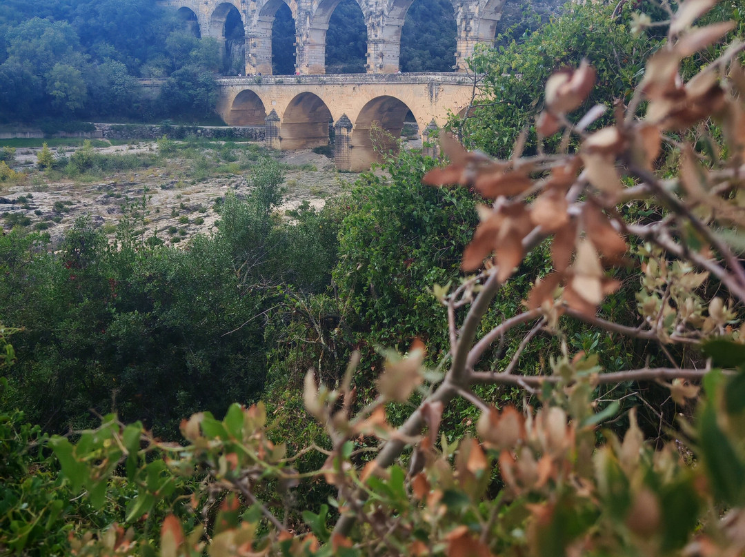 Ailleurs & Uzès-Montaren-et-Saint-Mediers必去景点