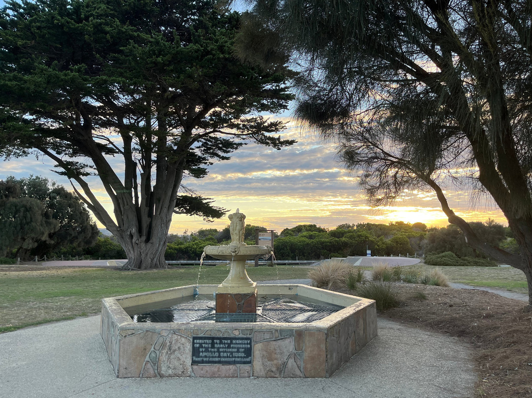 Pioneer Fountain-阿波罗湾必去景点