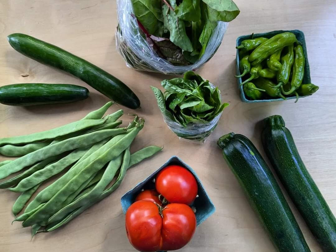 Clutch Farm - seasonal farm stand-Salmo必去景点