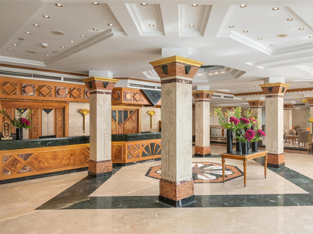 金字塔绿洲酒店