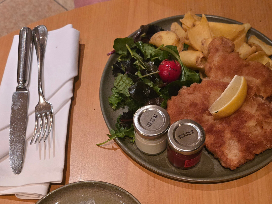 班辛风情旅游度假酒店主图