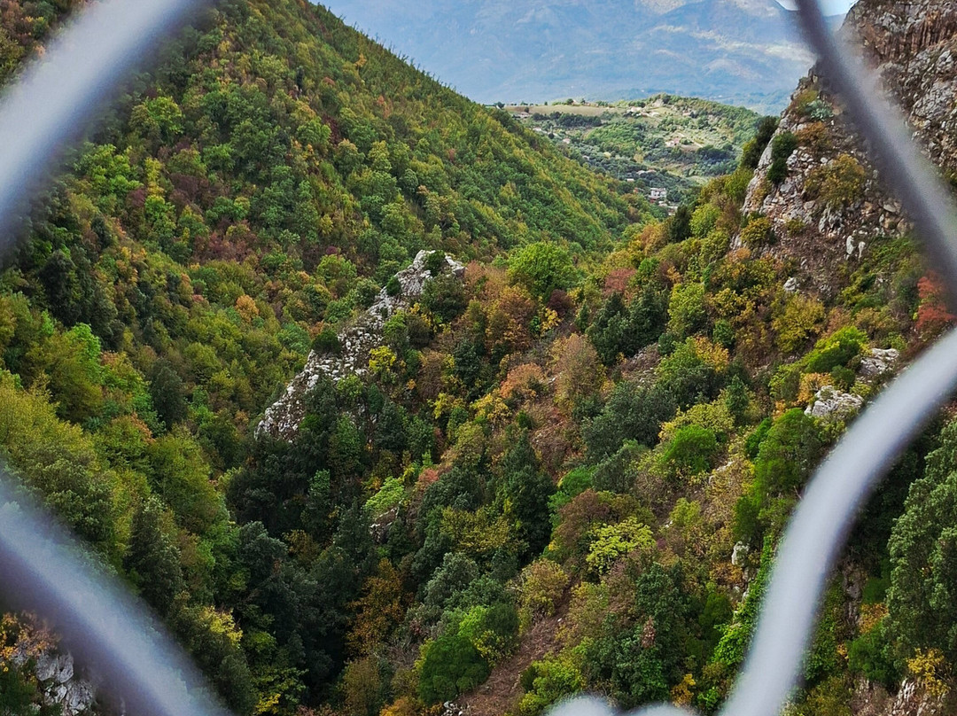 Ponte Tibetano Pro Loco Laviano-Laviano必去景点