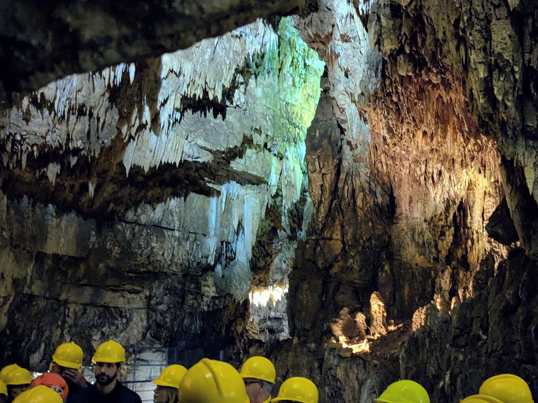Grotte di Stiffe-San Demetrio ne' Vestini必去景点