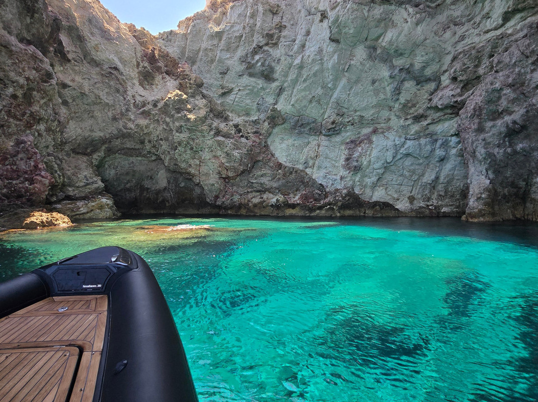 Riviera Sea Cruises-Argyroupoli必去景点