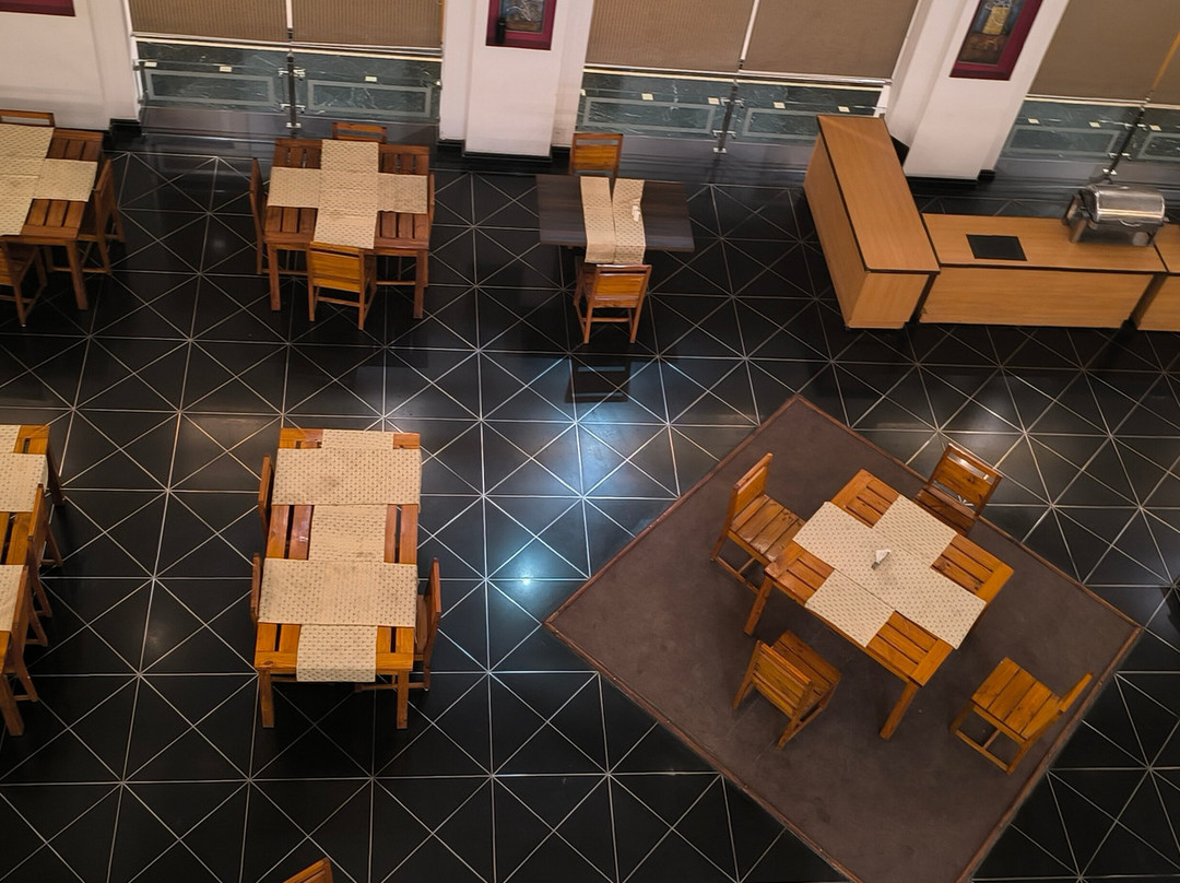 Renest Gandhidham主图