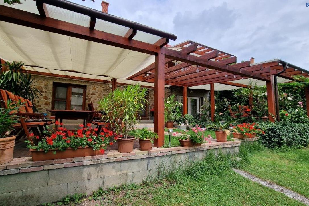 修普伦酒店住宿-Virag Apartmanhaz