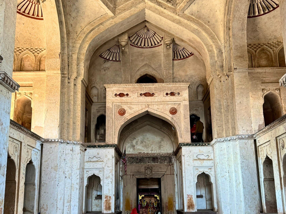 Chaturbhuj Temple-欧恰必去景点