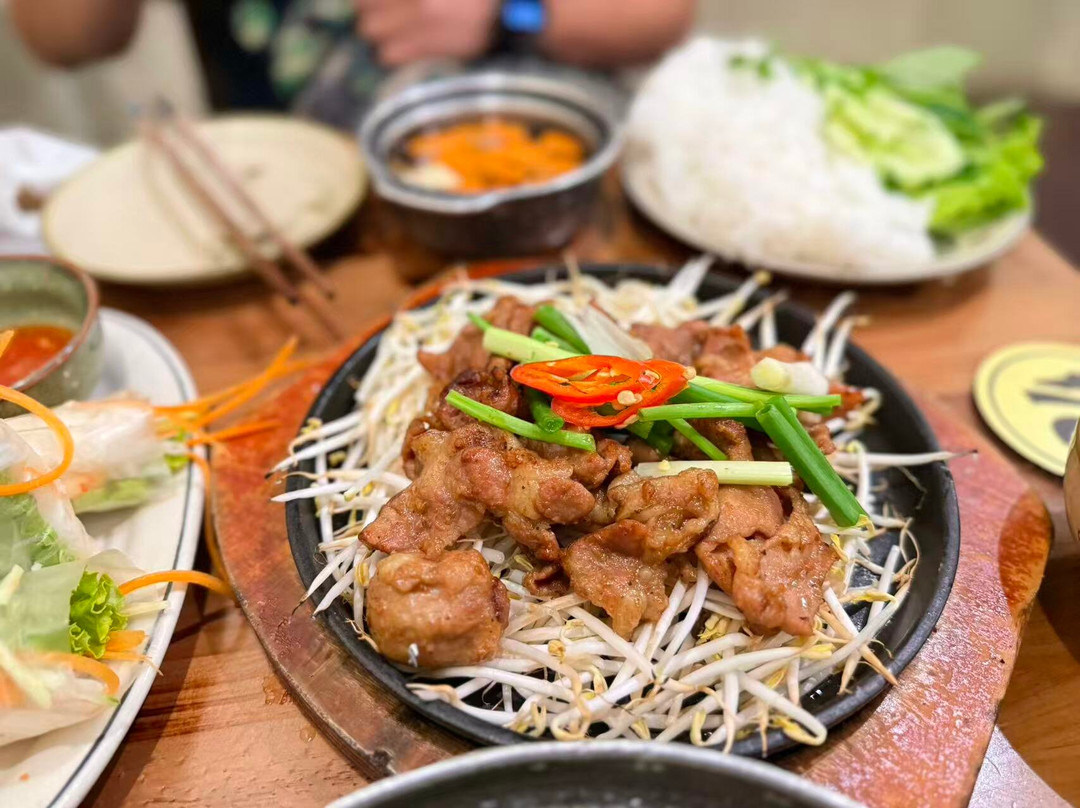 Met Vietnamese Restaurant & Vegetarian Options 2