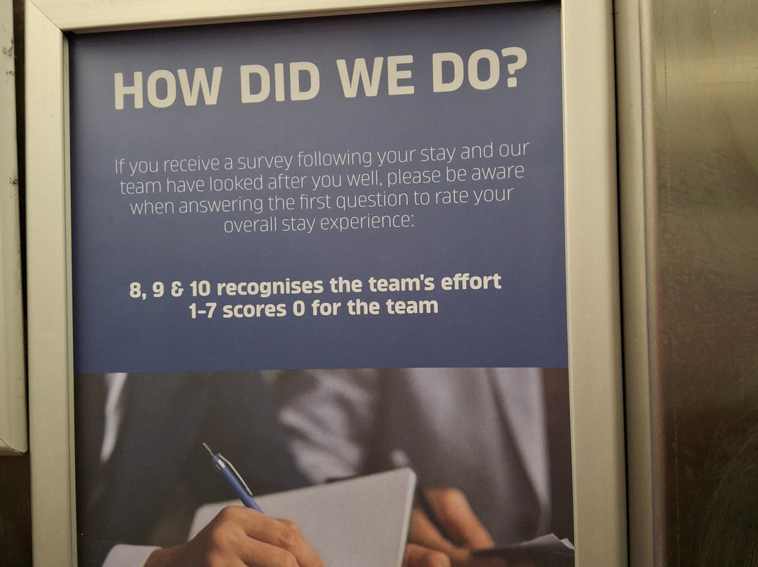 快捷假日伦敦-沃特福德岔口酒店主图