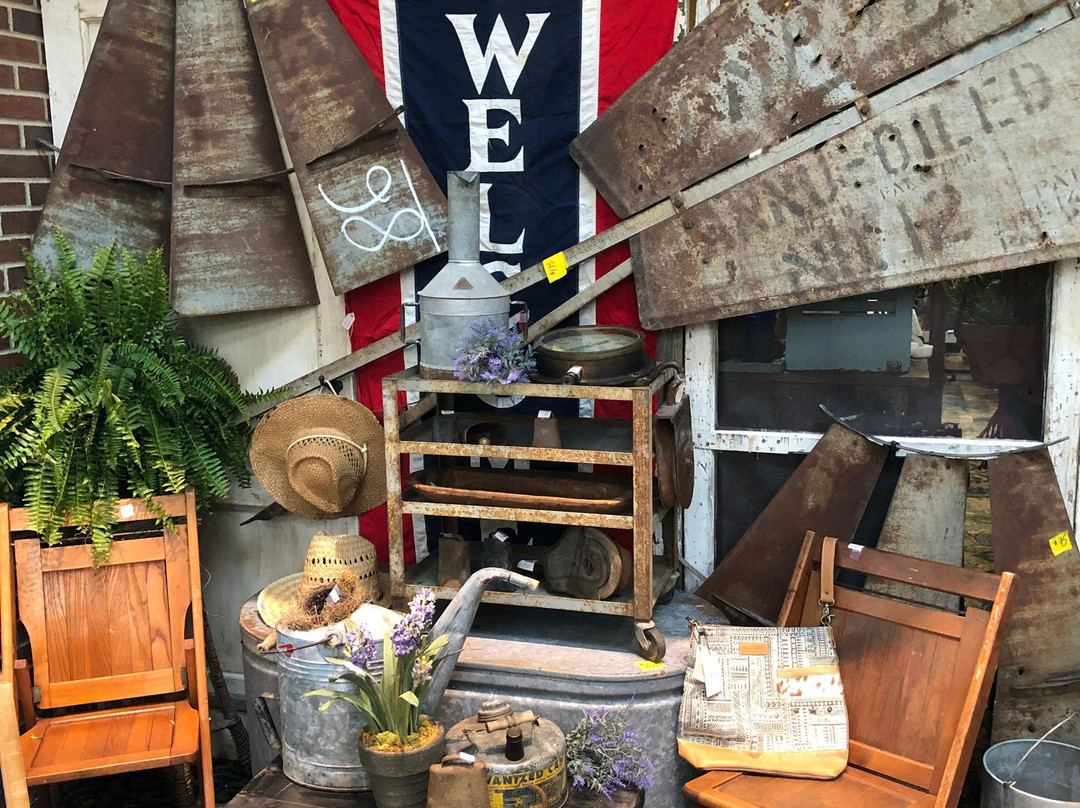 ComeOnIn  Antiques-Seymour必去景点