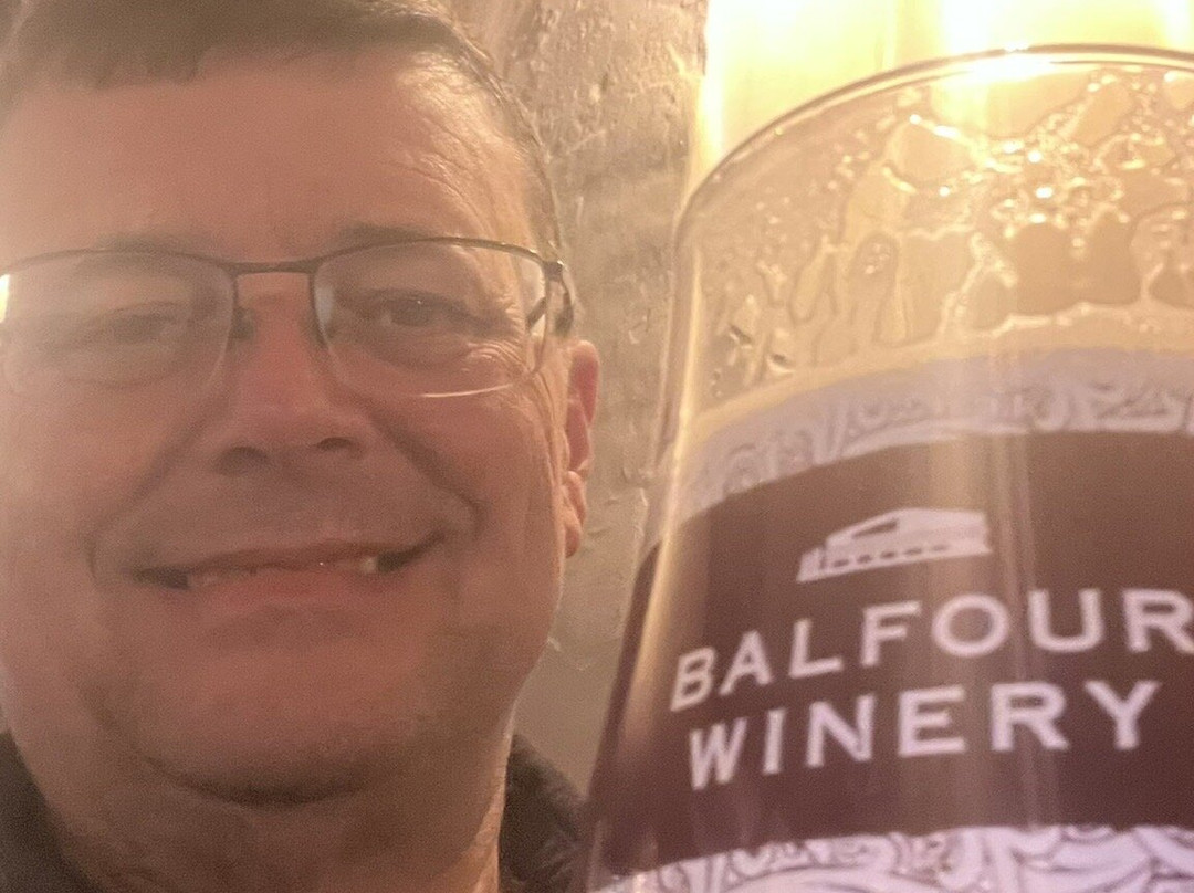 The Woolpack Hotel主图