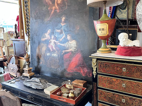 LA COUR DES BROCANTEURS-Saint-Pierre-sur-Dives必去景点