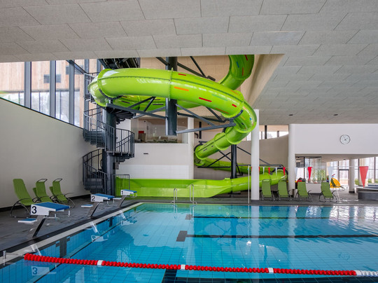 Erlebnisbad Curunes-Curon Venosta必去景点