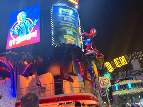 Coco Bongo-普拉亚德尔卡曼必去景点