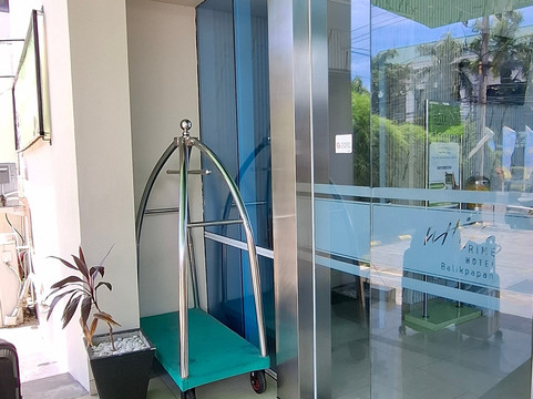 巴里巴班维兹鼎盛酒店主图