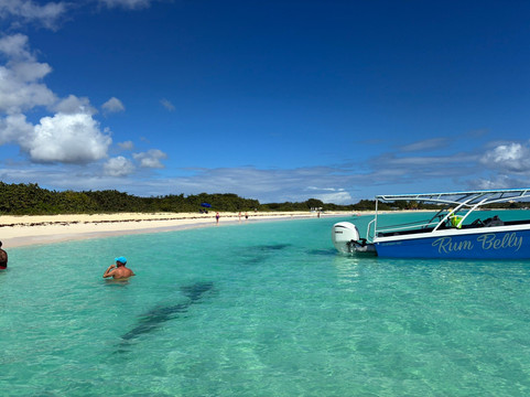 Billy Bones Boatcharters-辛普森湾必去景点