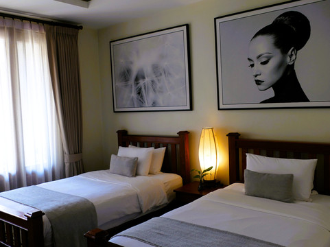 雅典娜饭店主图