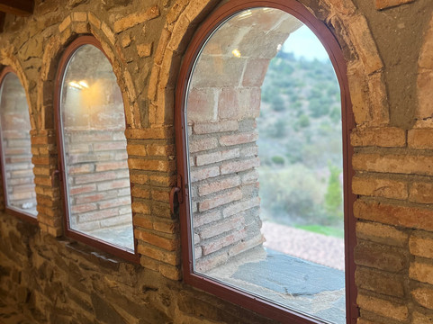 Celler Burgos Porta-Poboleda必去景点