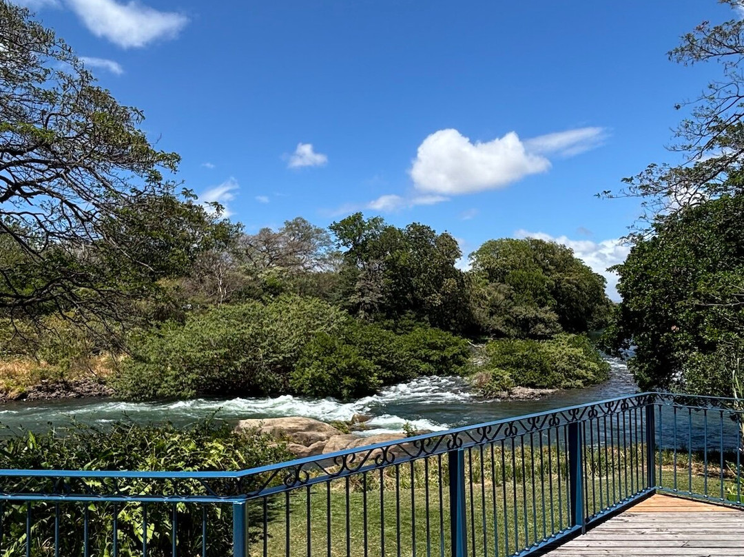 Maleku Tours-利比里亚必去景点