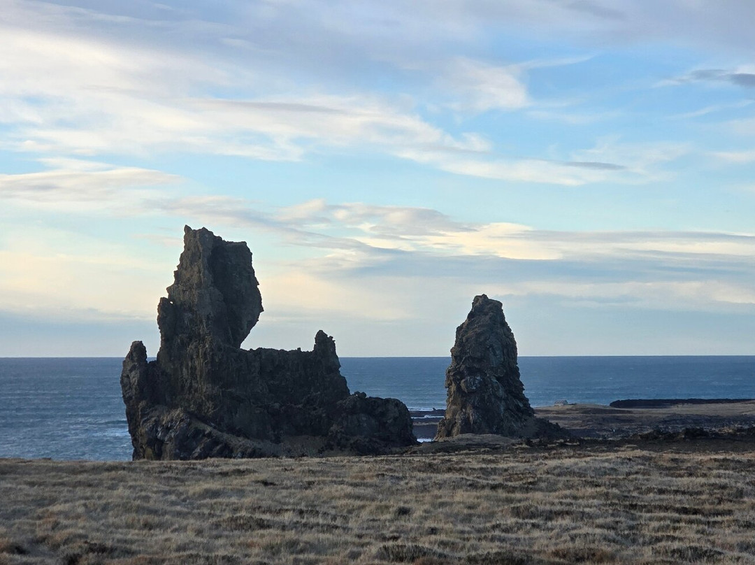 Londrangar Basalt Cliffs-Hellnar必去景点