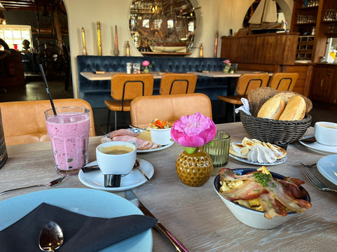 海盗餐厅酒店主图