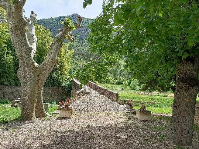 Pont de Serres-Serres必去景点