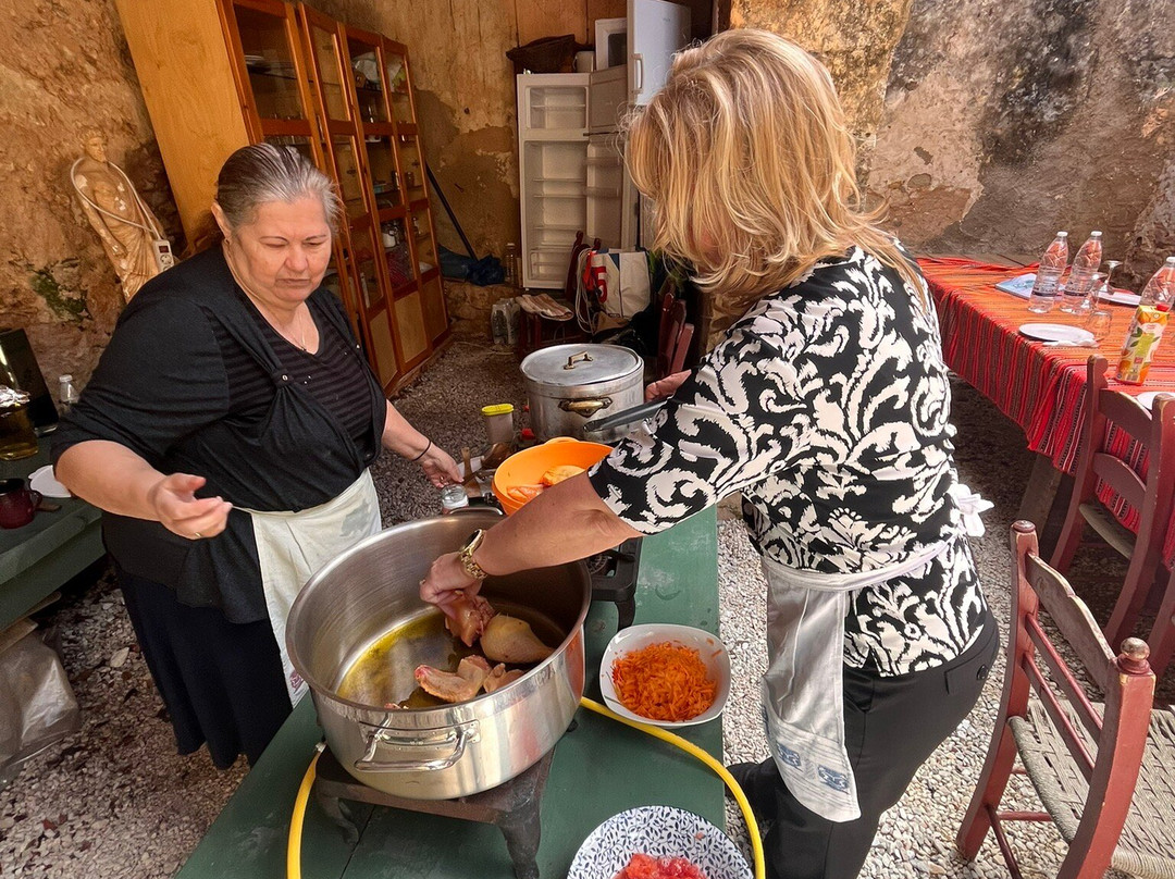 Cretan Traditional Cooking Lessons-Vamos必去景点