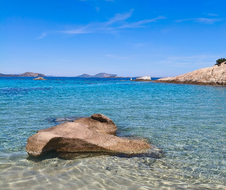 Spiaggia Delle Vacche-Baia Sardinia必去景点