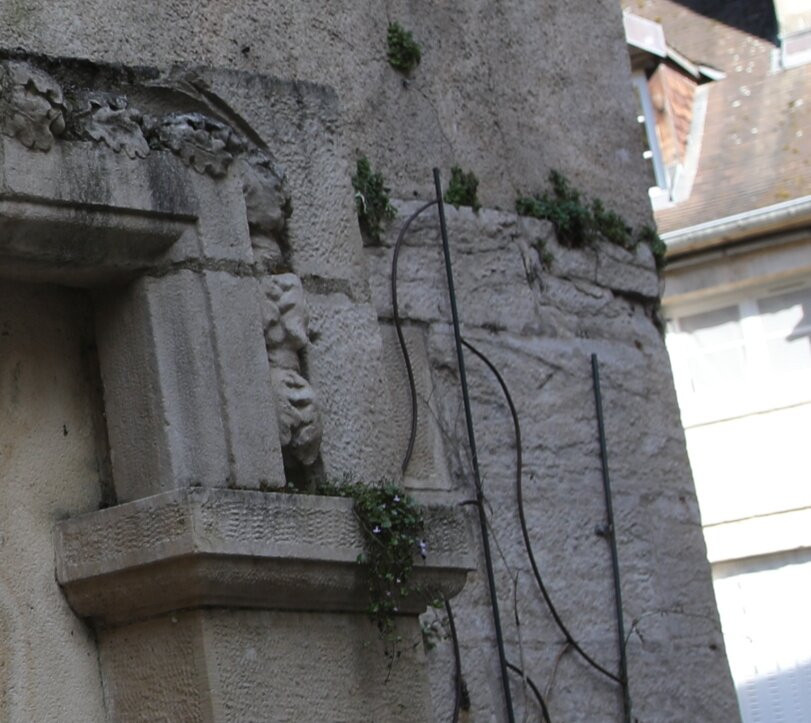La Fontaine rue des Vieilles Boucheries-多勒必去景点