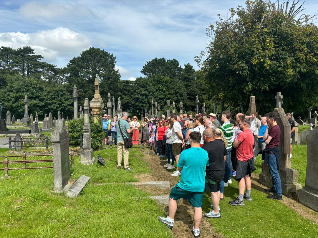 Milltown Cemetery Walking Tours by Steven Corr-贝尔法斯特必去景点