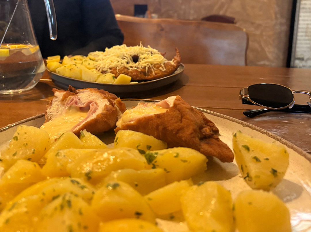 Luigi Snack Pub