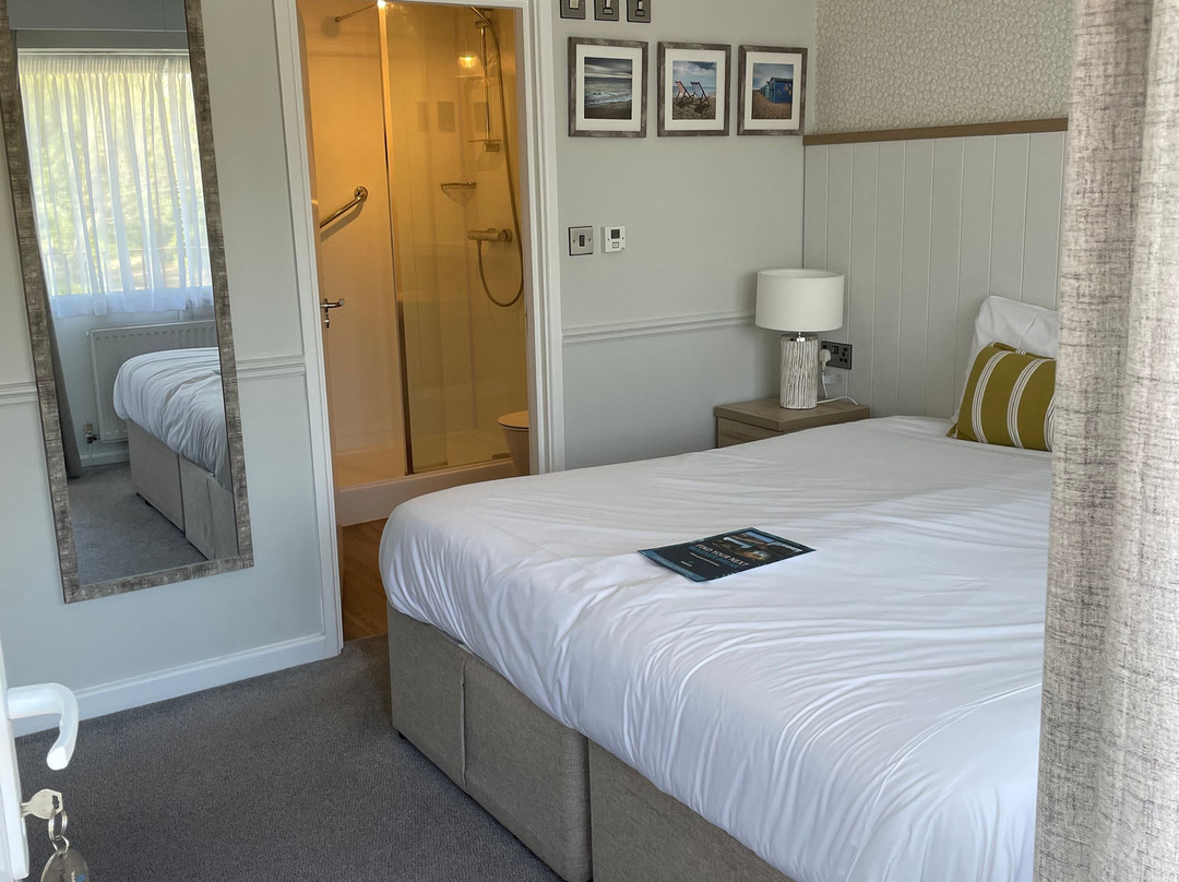 Warner Hotels - Lakeside主图