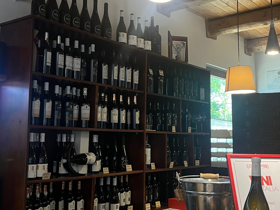Cantina Saputi-Colmurano必去景点
