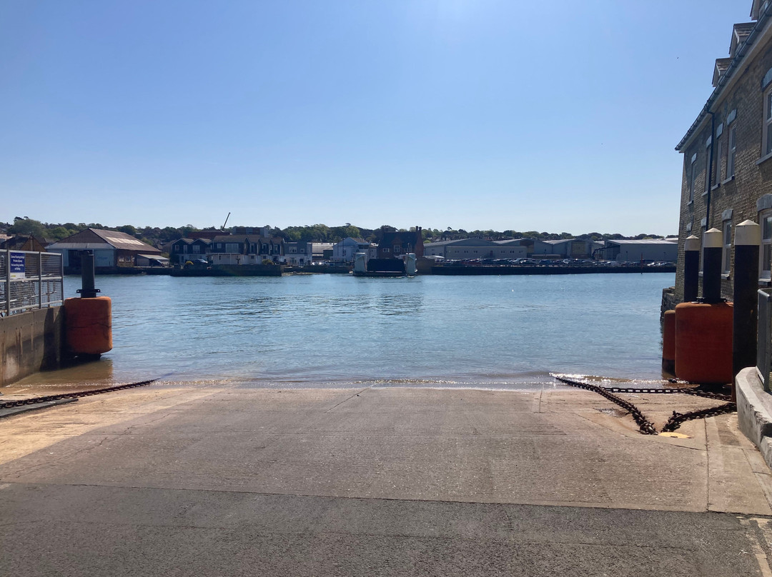 Cowes Floating Bridge-考兹必去景点